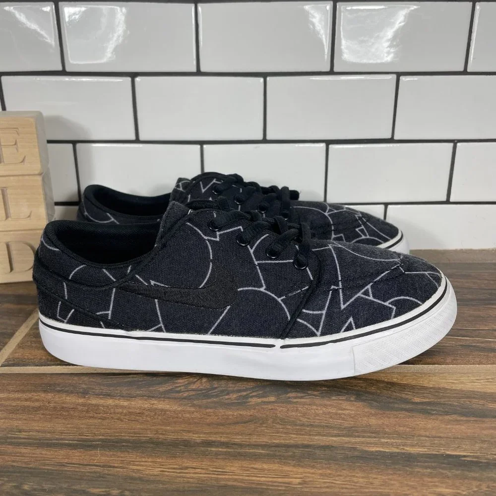 Nike SB Stefan Janoski Youth Boy's Size 3Y Shoes Black Canvas Skate Sneakers